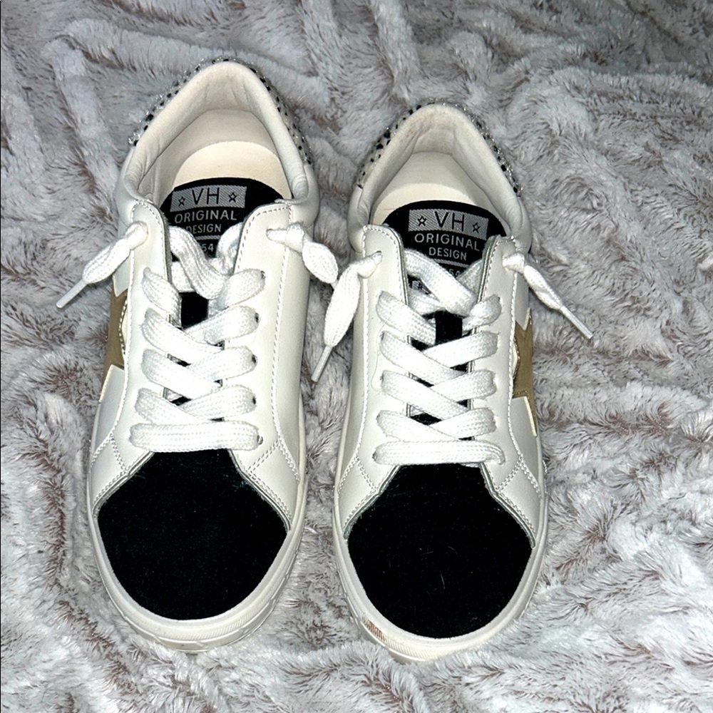 Vintage havanas only worn once they were too small 😭